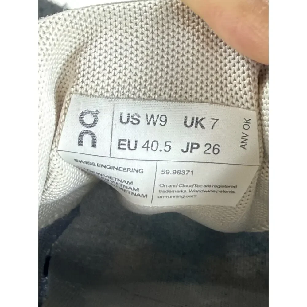 On Cloud 5 Running Shoes Womens 7.5 Lavender Athletic Sneaker Casual
